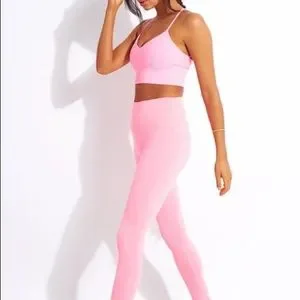 アロヨガ alo yogaピンクハイウェストヨガパンツMサイズRN#87370 アロヨガ alo yogaピンクハイウェストヨガパンツMサイズRN#87370